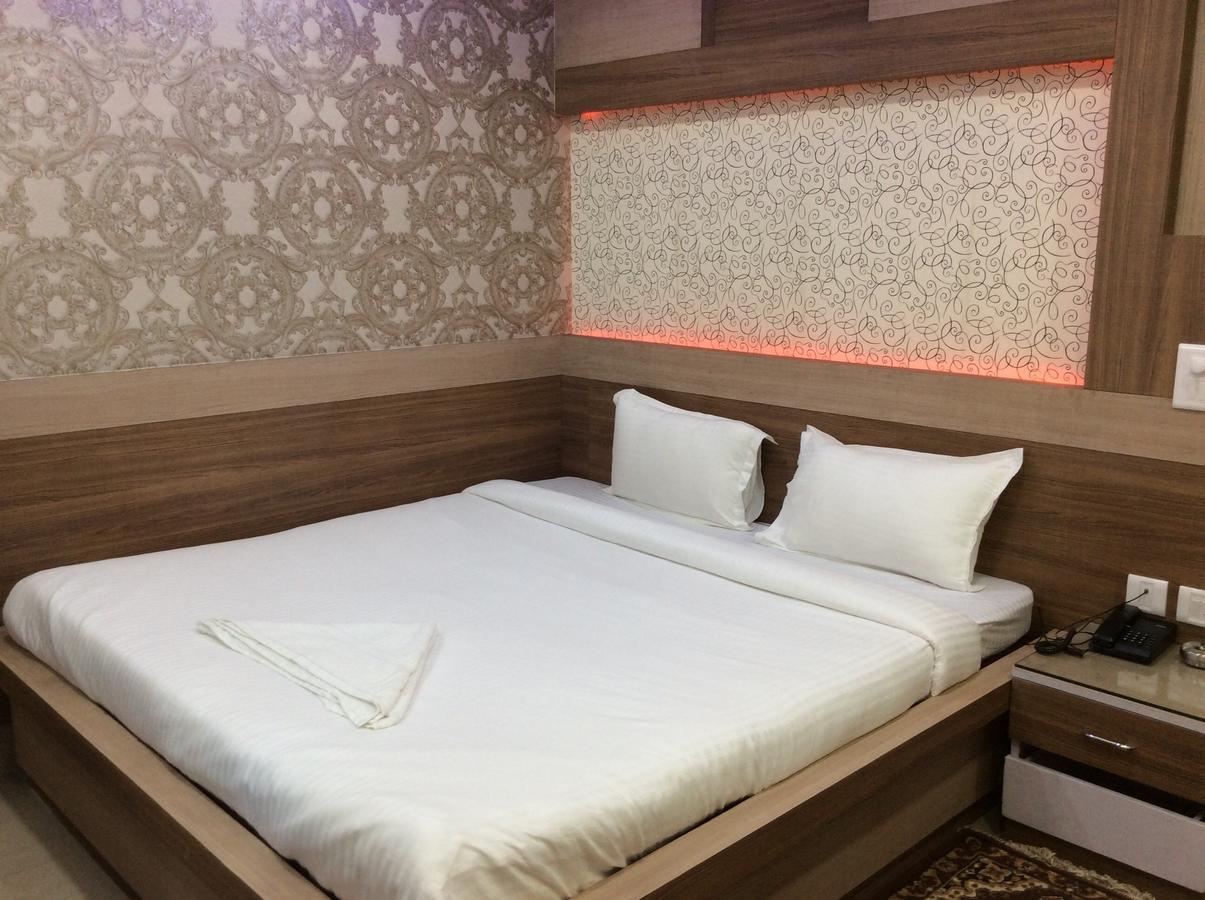 مظفربور Hotel Central Park المظهر الخارجي الصورة