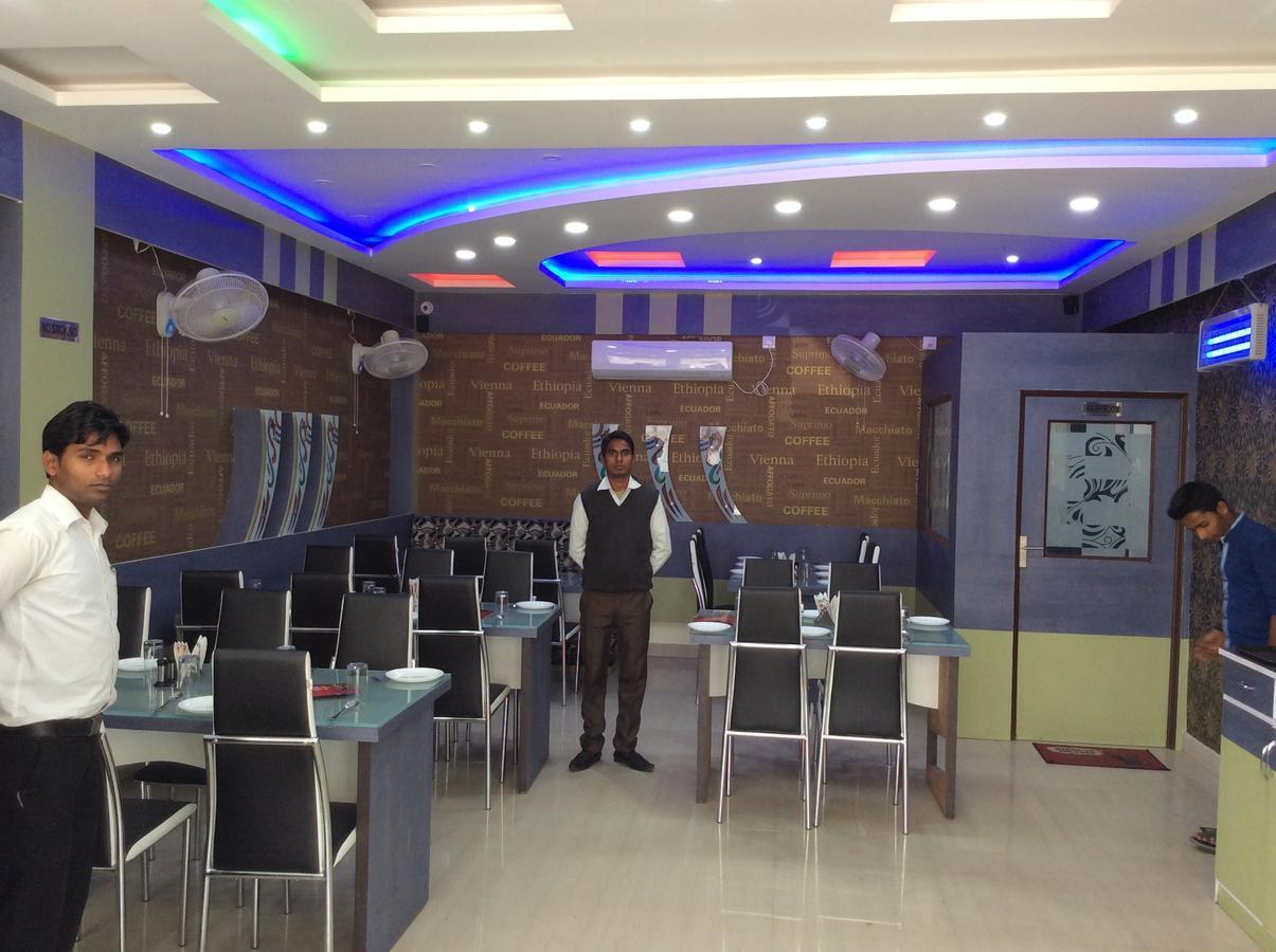 مظفربور Hotel Central Park المظهر الخارجي الصورة